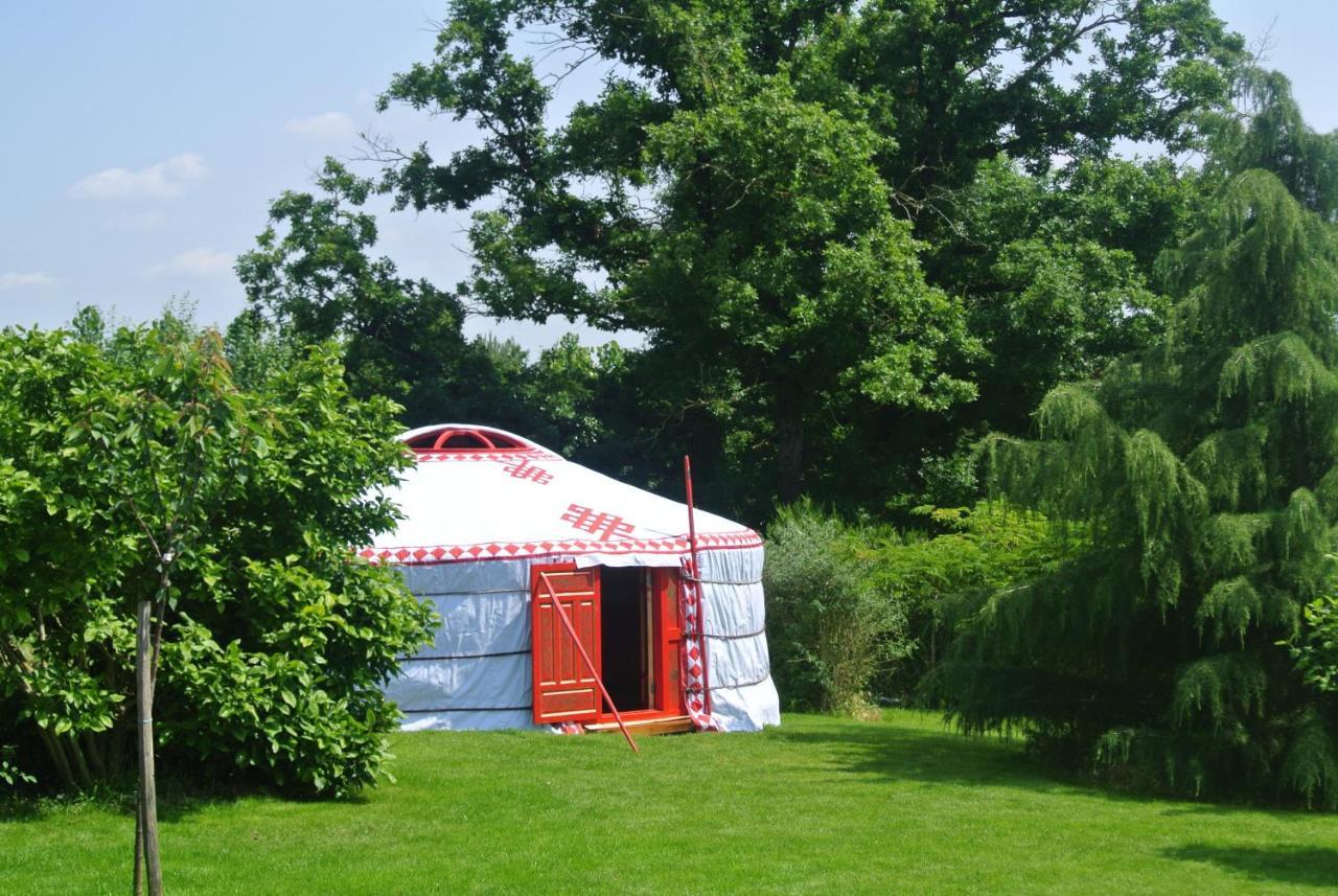 yourtes du bocage Bazoges-en-Pareds Extérieur photo